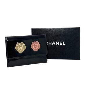 Chanel Vintage Camellia Key Case Black Patent Leather Wallet 95P with Box